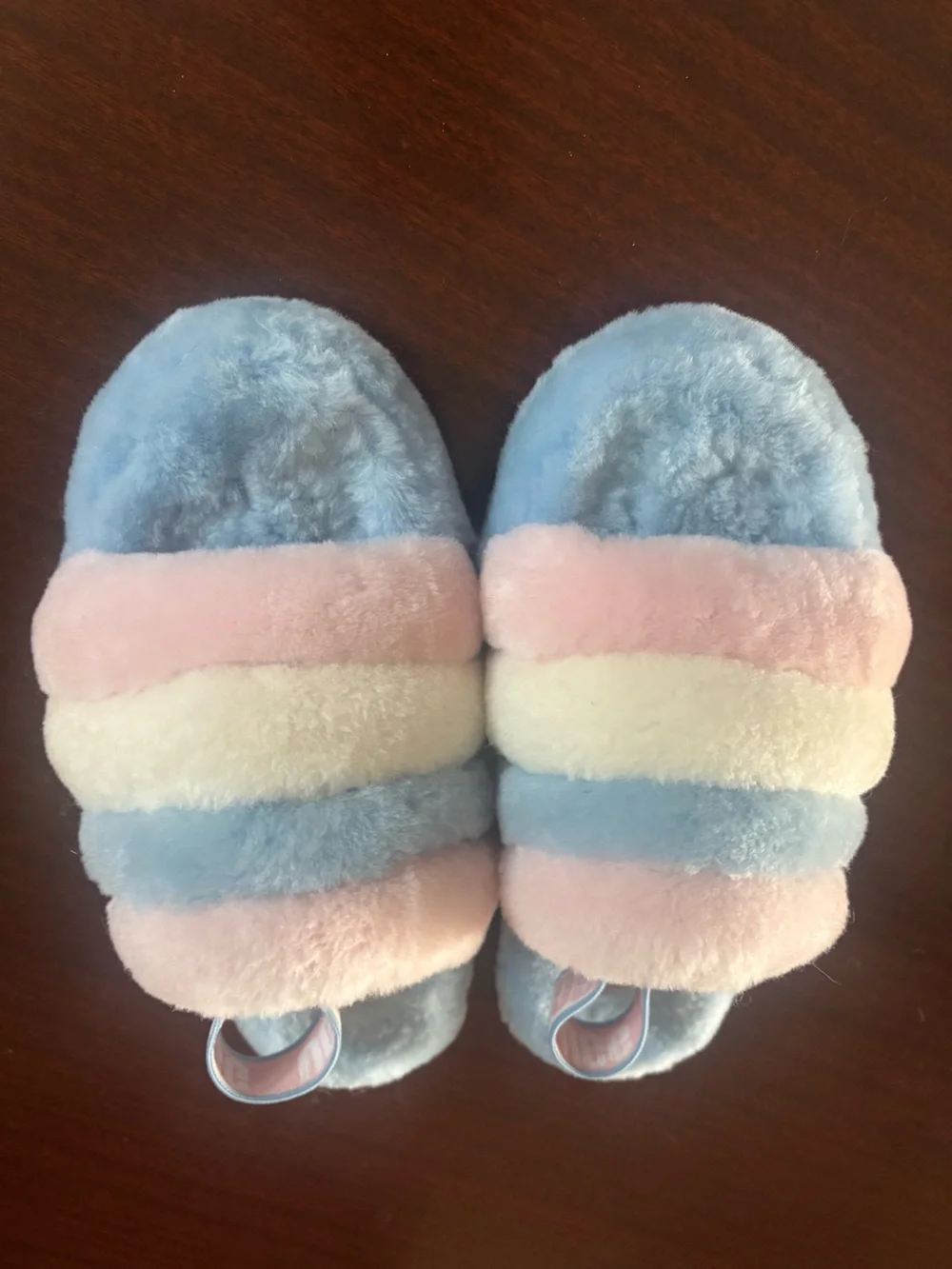 UGG LIMITED EDITION Big Kids- “ FLUFF YEAH” Plush Shearling  Slide Slippers SZ 5